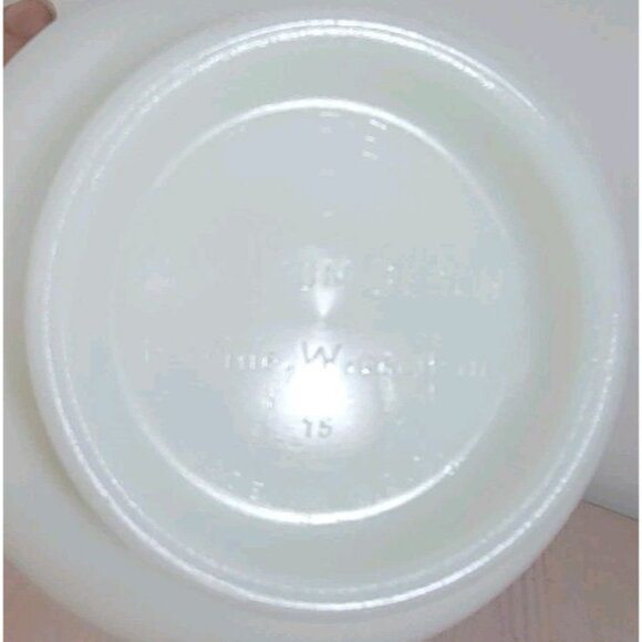 Vintage Pyrex White Milk Glass Hamilton Beach #15 Ribbed Mixing Batter Bowl - Picture 9 of 10